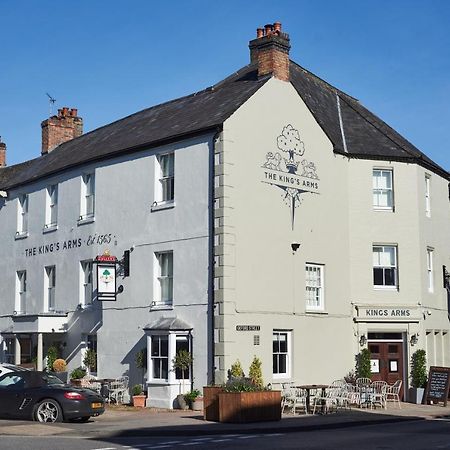 Отель The Kings Arms Вудсток Экстерьер фото