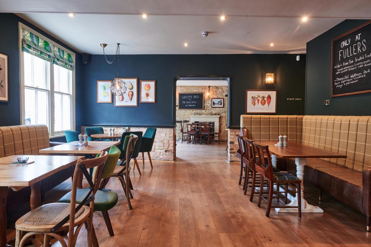 Отель The Kings Arms Вудсток Экстерьер фото