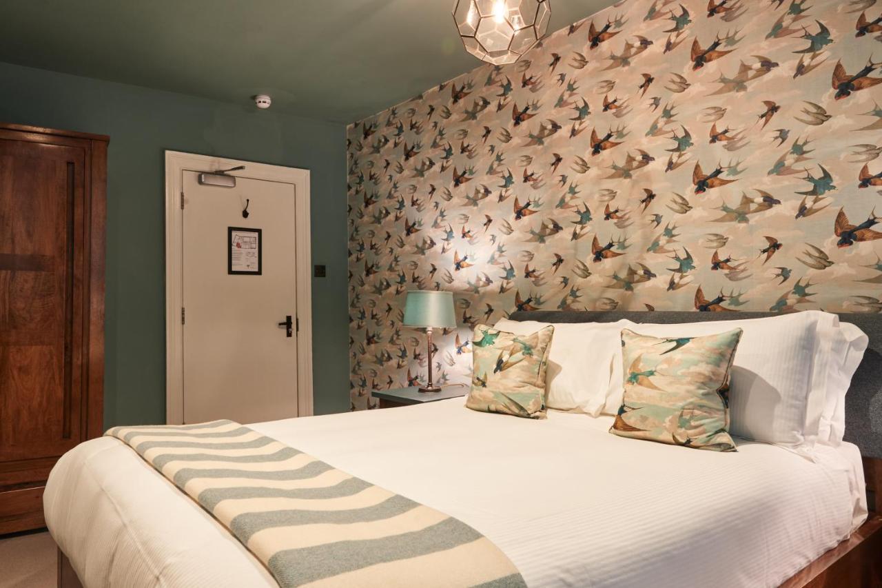 Отель The Kings Arms Вудсток Экстерьер фото