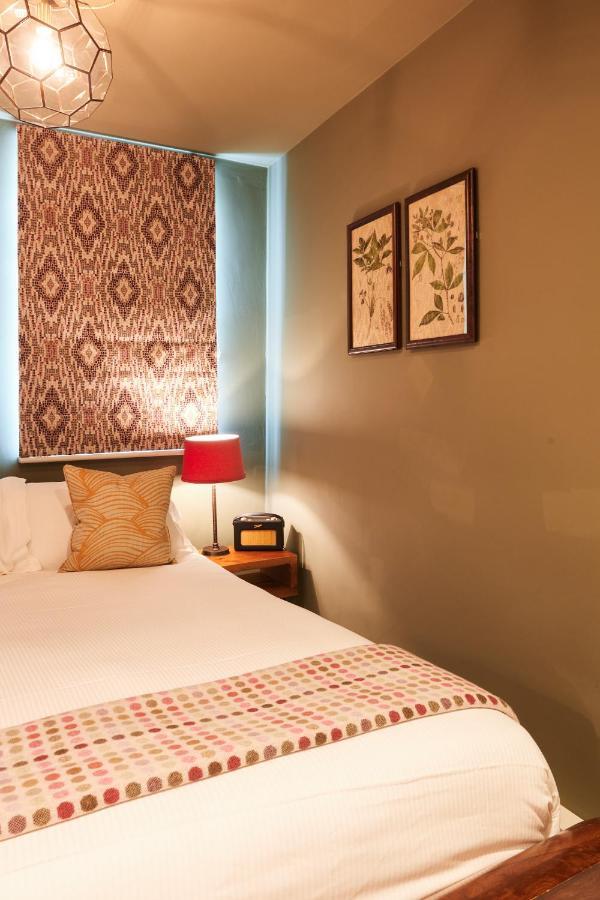 Отель The Kings Arms Вудсток Экстерьер фото
