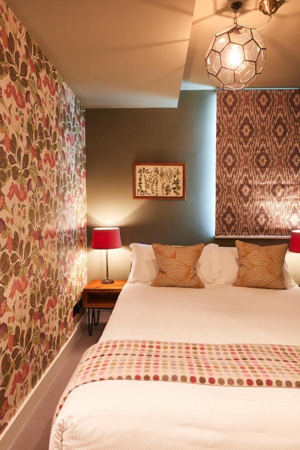 Отель The Kings Arms Вудсток Экстерьер фото