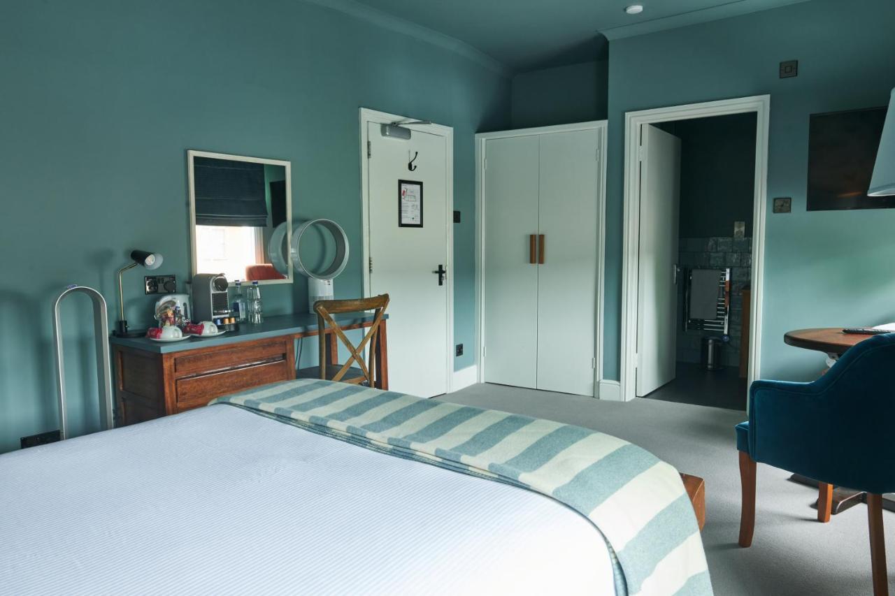 Отель The Kings Arms Вудсток Экстерьер фото
